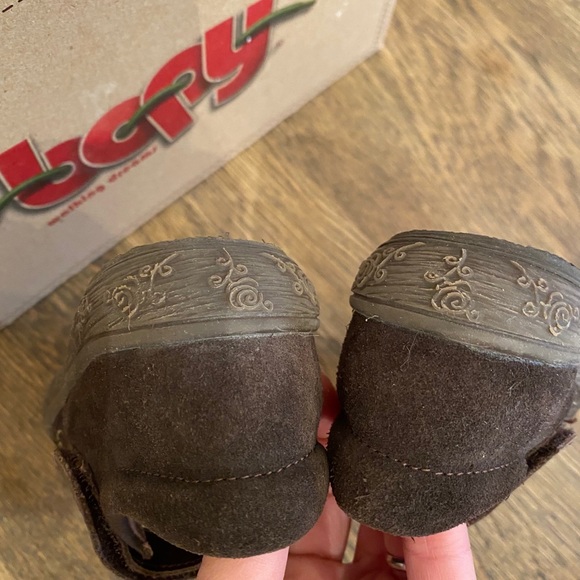 Bopy girls suede and leather brown Mary Janes EUC - Picture 4 of 4